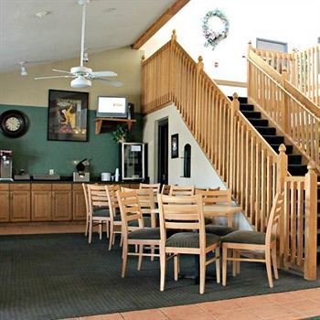 Boarders Inn & Suites By Cobblestone Hotels - Wautoma Eksteriør billede