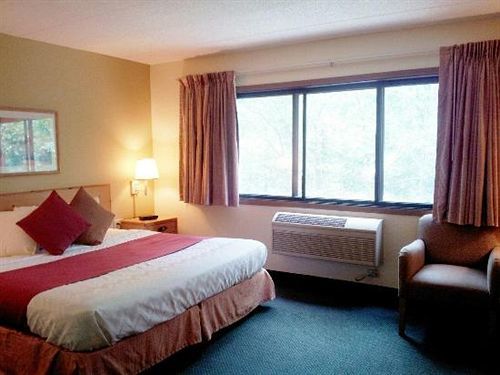 Boarders Inn & Suites By Cobblestone Hotels - Wautoma Eksteriør billede