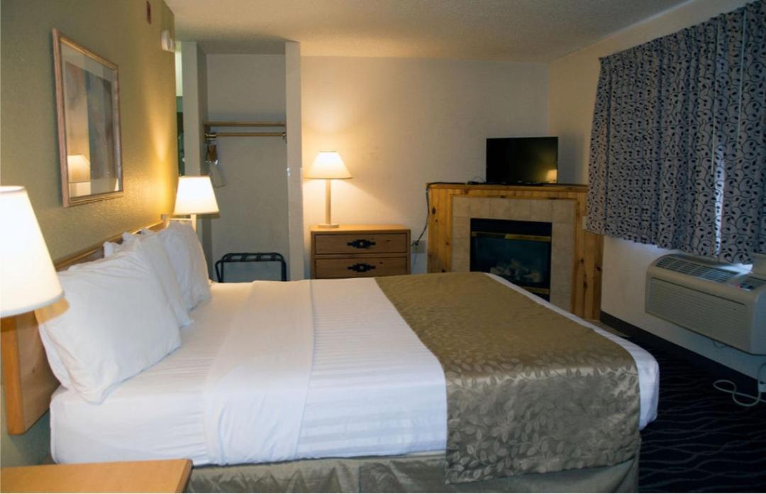 Boarders Inn & Suites By Cobblestone Hotels - Wautoma Eksteriør billede