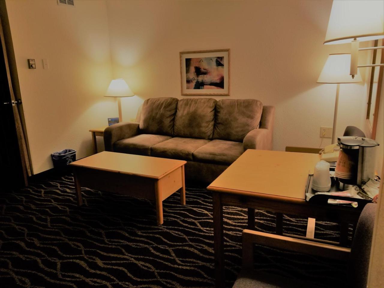 Boarders Inn & Suites By Cobblestone Hotels - Wautoma Eksteriør billede