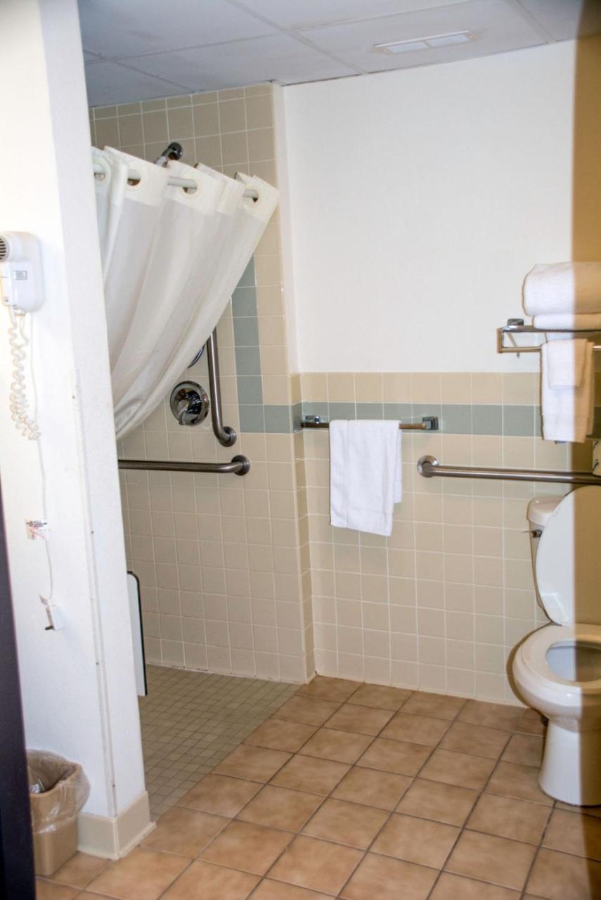 Boarders Inn & Suites By Cobblestone Hotels - Wautoma Eksteriør billede