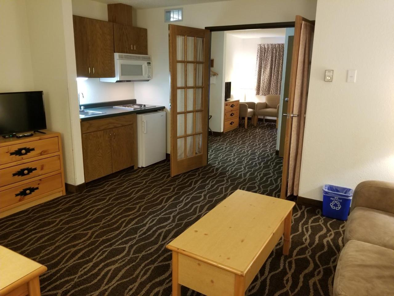 Boarders Inn & Suites By Cobblestone Hotels - Wautoma Eksteriør billede