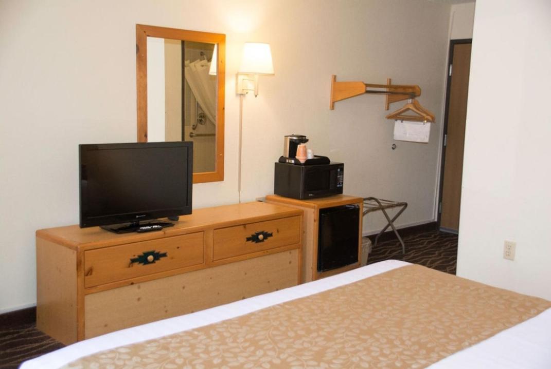 Boarders Inn & Suites By Cobblestone Hotels - Wautoma Eksteriør billede